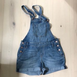 Women’s overall shorts